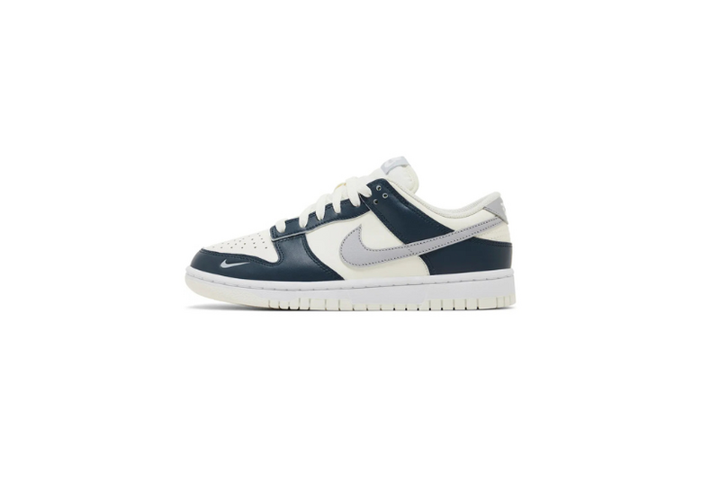 (WMNS) Nike Dunk Low 'Armoury Navy'