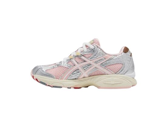 The VANDYTHEPINK x atmos x ASICS Gel Nimbus 10.1 'Strawberry